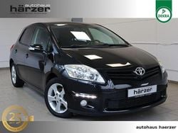 Schwarz Gebraucht 2010 Toyota Auris Executive Kleinwagen | 7.990 € (Etwas zu teuer)