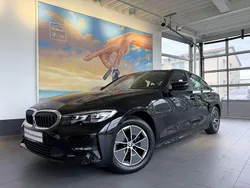 Schwarz 2 Gebraucht 2022 BMW 318 Sport Line Limousine | 25.820 € (Superpreis)