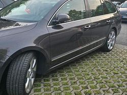 Braun Gebraucht 2012 Skoda Superb Kombi | 8.990 €
