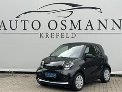 Schwarz Gebraucht 2022 Smart ForTwo Electric Drive Limousine | 10.950 € (Fairer Preis)