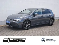Grau Gebraucht 2021 VW Golf VIII Life Limousine | 18.489 € (Fairer Preis)