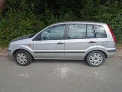 Silber Gebraucht 2003 Ford Fusion Kleinwagen | 1.000 € (Guter Preis)
