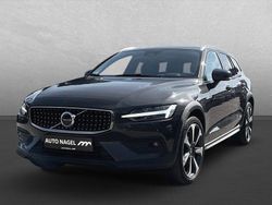 Platinum grey (metallic) Gebraucht 2022 Volvo V60 Kombi | 30.880 €