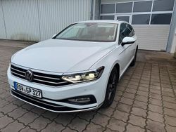 Weiß Gebraucht 2020 VW Passat Kombi | 17.500 € (Guter Preis)