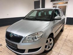 Silber Gebraucht 2011 Skoda Fabia Kleinwagen | 3.490 € (Fairer Preis)
