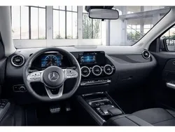 Grau / mountaingrau Gebraucht 2022 Mercedes GLA200 AMG line SUV | 35.890 € (Fairer Preis)