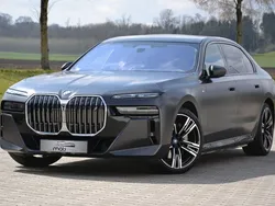Frozen deep grey metallic Gebraucht 2023 BMW i7 M Sport Limousine | 88.999 € (Guter Preis)
