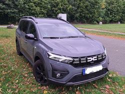 Grau Gebraucht 2023 Dacia Jogger Extreme Van / Kleinbus | 20.000 € (Fairer Preis)