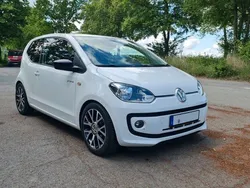 Weiß Gebraucht 2014 VW up! Edition Kleinwagen | 7.300 € (Etwas zu teuer)