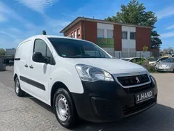 Weiß Gebraucht 2016 Peugeot Partner Comfort Van / Kleinbus | 7.490 € (Fairer Preis)