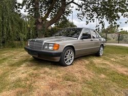 Gold Gebraucht 1988 Mercedes 190 Limousine | 4.500 €