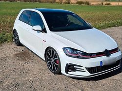 Weiß Gebraucht 2017 VW Golf VII GTI Kleinwagen | 18.600 € (Fairer Preis)