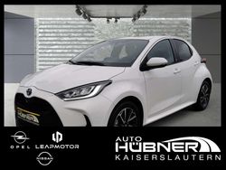 Super white 2 Gebraucht 2022 Toyota Yaris Hybrid Team Limousine | 18.890 € (Fairer Preis)