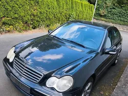 Schwarz Gebraucht 2005 Mercedes C200 Avantgarde Limousine | 2.350 € (Guter Preis)
