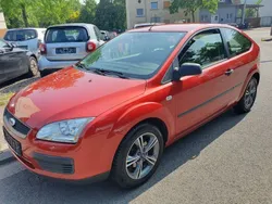 Rot Gebraucht 2006 Ford Focus Trend Limousine | 2.900 € (Fairer Preis)