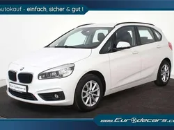 Weiß Gebraucht 2017 BMW 220 Van / Kleinbus | 14.700 € (Fairer Preis)