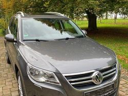 Grau Gebraucht 2011 VW Tiguan Team SUV | 9.900 € (Fairer Preis)