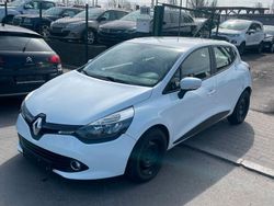 Weiß Gebraucht 2013 Renault Clio IV Dynamique Limousine | 4.300 € (Etwas zu teuer)