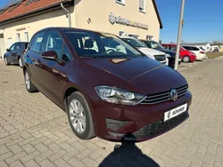 Rot Gebraucht 2018 VW Golf Sportsvan Comfortline Van / Kleinbus | 14.490 € (Fairer Preis)