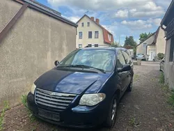 Blau Gebraucht 2004 Chrysler Voyager Van / Kleinbus | 2.000 € (Fairer Preis)