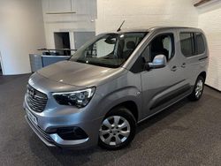 Grau Gebraucht 2021 Opel Combo Life Elegance Van / Kleinbus | 22.490 € (Fairer Preis)