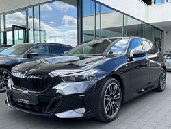 Schwarz Gebraucht 2024 BMW 520 M Sport Kombi | 49.860 € (Fairer Preis)
