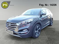 Grau Gebraucht 2017 Hyundai Tucson Style SUV | 14.980 € (Fairer Preis)