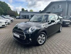 Schwarz Gebraucht 2017 Mini Cooper Kleinwagen | 13.700 € (Fairer Preis)