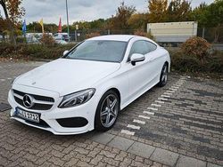 Weiß Gebraucht 2016 Mercedes 180 AMG line Limousine | 15.999 €