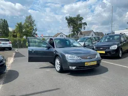 Grau Gebraucht 2003 Ford Mondeo Ghia Limousine | 3.500 € (Etwas zu teuer)
