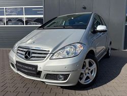 Silber Gebraucht 2011 Mercedes A200 Avantgarde Limousine | 9.900 € (Teuer)