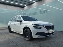 Weiß Gebraucht 2023 Skoda Kamiq Style SUV | 25.045 € (Teuer)