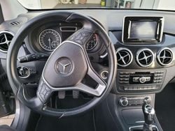 Grau Gebraucht 2014 Mercedes B180 Van / Kleinbus | 9.999 € (Teuer)