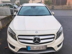 Weiß Gebraucht 2016 Mercedes GLA220 SUV | 15.500 € (Fairer Preis)