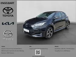 Shimmering silver metallic Neu 2025 Toyota Yaris Hybrid Comfort Kleinwagen | 26.190 € (Fairer Preis)