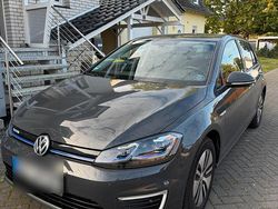 Grau Gebraucht 2020 VW Golf Limousine | 15.400 €