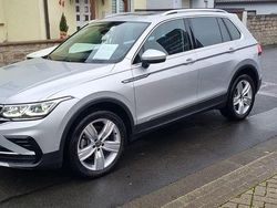 Silber Gebraucht 2020 VW Tiguan Elegance SUV | 32.990 € (Etwas zu teuer)