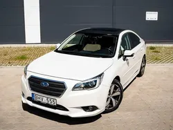 Weiß Gebraucht 2015 Subaru Legacy Limousine | 13.555 €