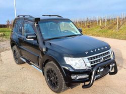 Schwarz Gebraucht 2018 Mitsubishi Pajero Edition SUV | 39.890 € (Etwas zu teuer)