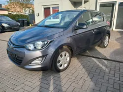 Grau Gebraucht 2014 Hyundai i20 Style Kleinwagen | 10.990 € (Fairer Preis)