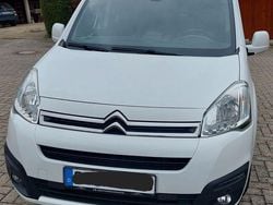 Weiß Gebraucht 2017 Citroën Berlingo PureTech Van / Kleinbus | 10.500 €