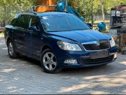 Blau Gebraucht 2011 Skoda Octavia Family Kombi | 3.200 € (Fairer Preis)