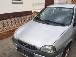 Silber Gebraucht 1999 Opel Corsa Limousine | 600 € (Guter Preis)