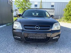 Schwarz Gebraucht 2004 Opel Signum Elegance Kombi | 2.399 € (Etwas zu teuer)