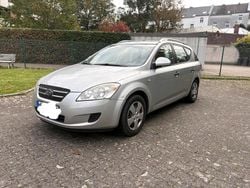 Silber Gebraucht 2010 Kia Ceed Kombi | 2.600 € (Guter Preis)