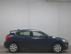Blau Gebraucht 2019 Ford Focus Cool & Connect Limousine | 9.280 € (Superpreis)