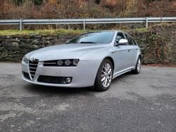 Silber Gebraucht 2008 Alfa Romeo 159 Ti Kombi | 7.300 € (Teuer)