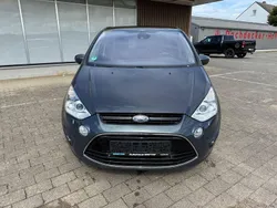 Grau Gebraucht 2024 Ford S-MAX Titanium Van / Kleinbus | 4.900 € (Superpreis)