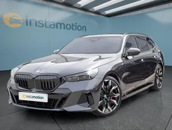Grau Gebraucht 2024 BMW 220 Kombi | 70.149 €