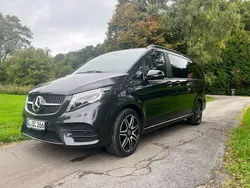 Grau Gebraucht 2021 Mercedes V300 AMG Van / Kleinbus | 60.490 € (Etwas zu teuer)